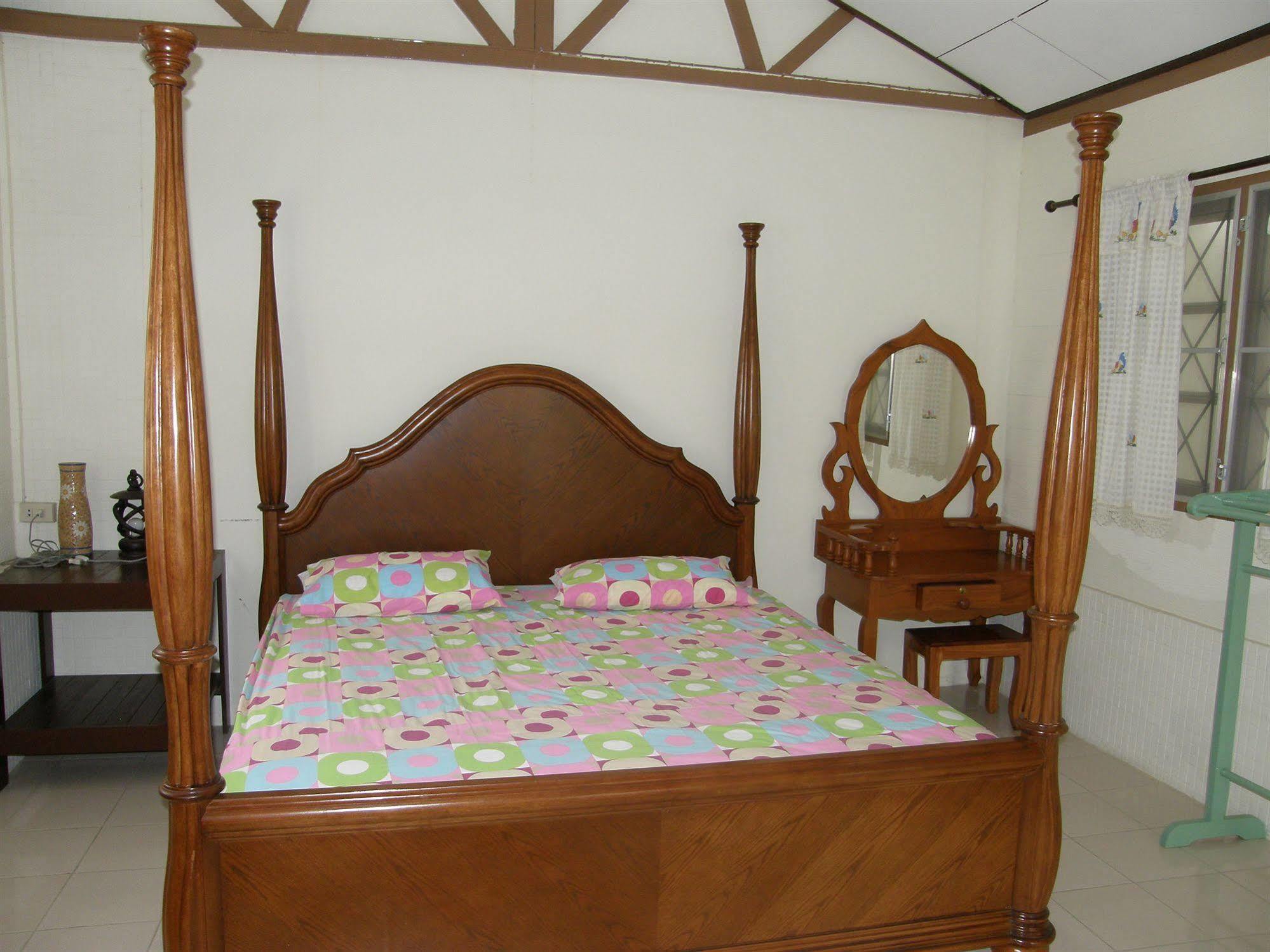 Anchana House Jomtien Beach Extérieur photo