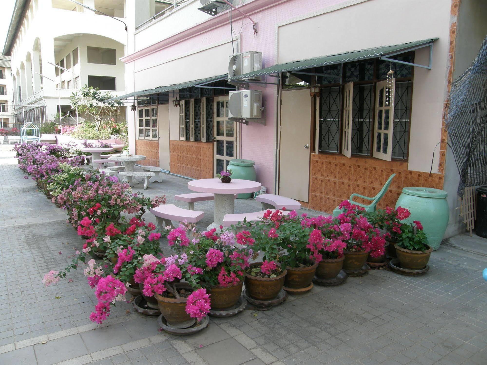 Anchana House Jomtien Beach Extérieur photo
