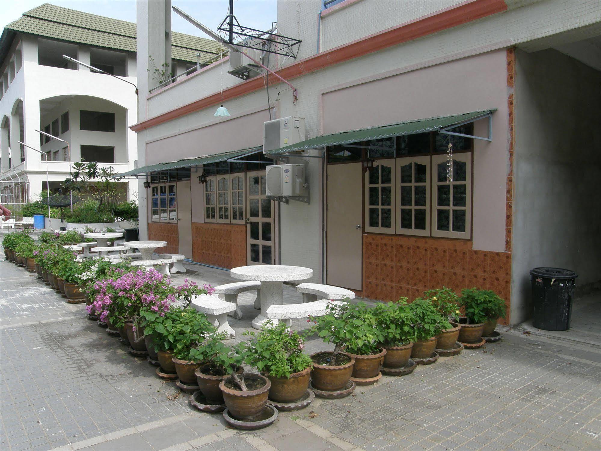 Anchana House Jomtien Beach Extérieur photo