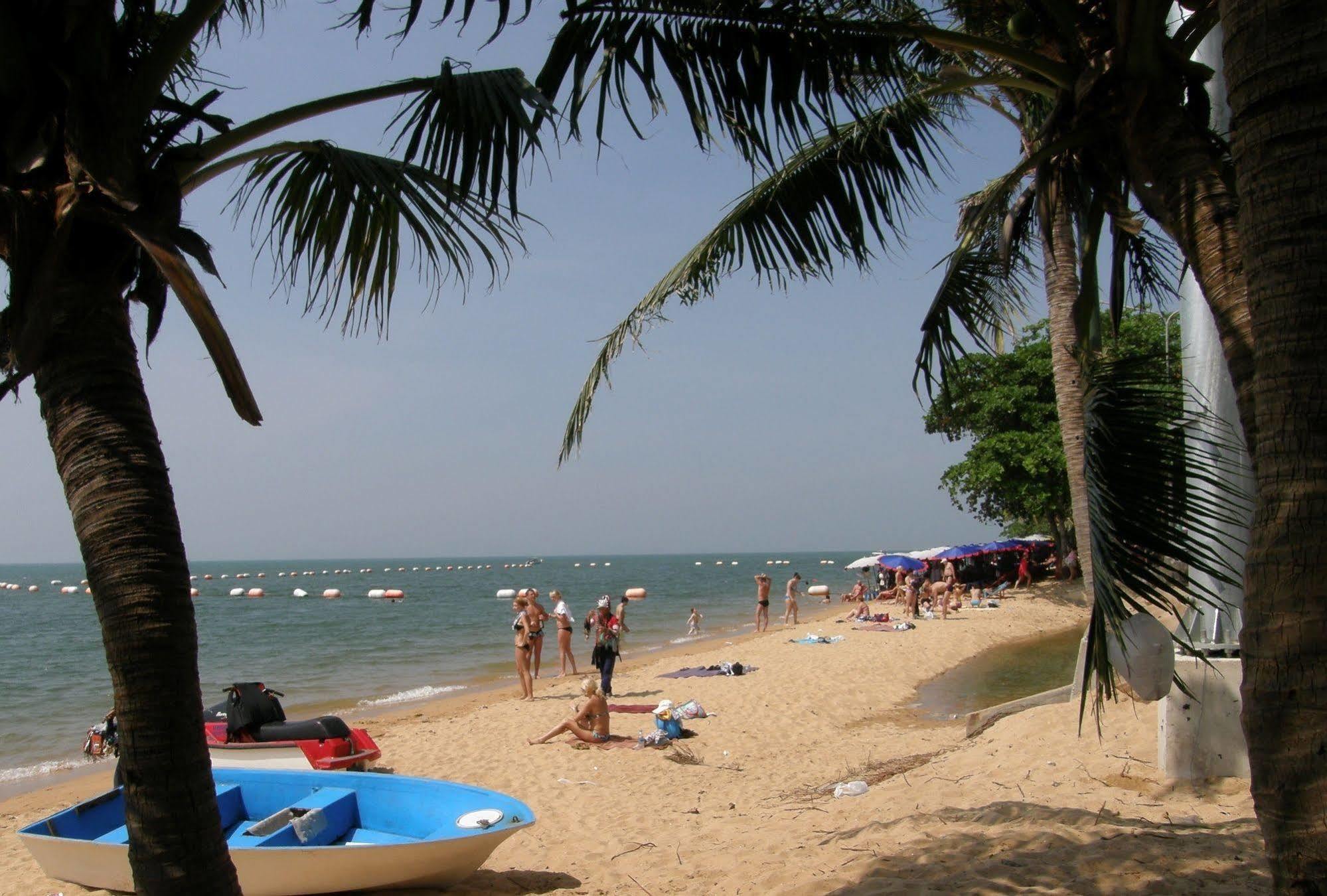 Anchana House Jomtien Beach Extérieur photo