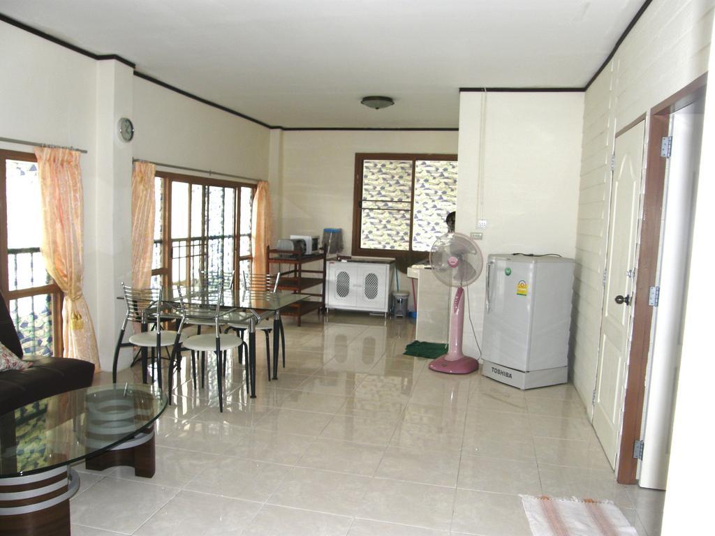Anchana House Jomtien Beach Chambre photo